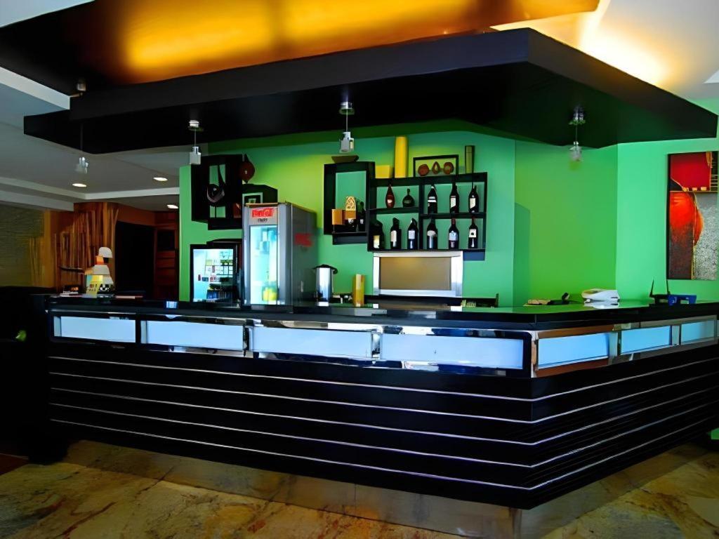 Mo2 Westown Hotel San Juan Bacolod Exterior foto