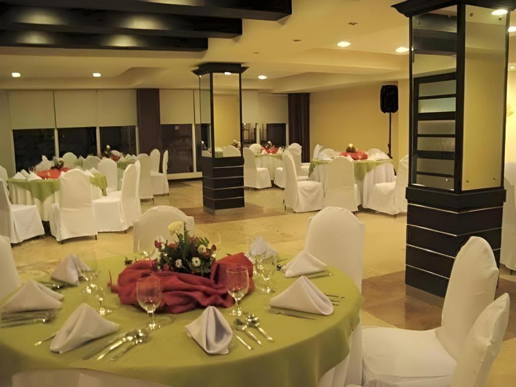 Mo2 Westown Hotel San Juan Bacolod Exterior foto